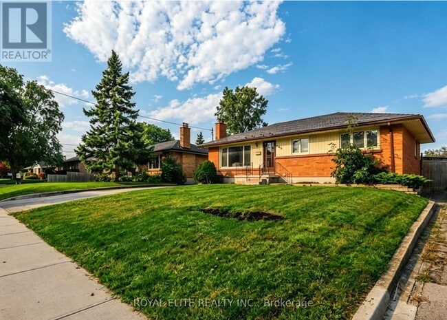 Building Photo - 385 Beachwood Ave