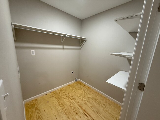 Foto del edificio - 80 Redwood Ln