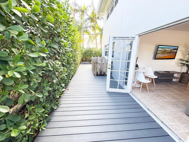 Foto del edificio - 234 Oleander Ave