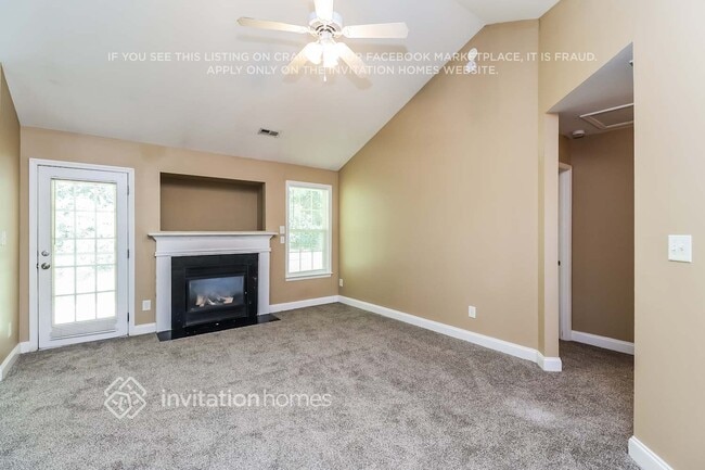 Building Photo - 2730 Stagbuck Dr