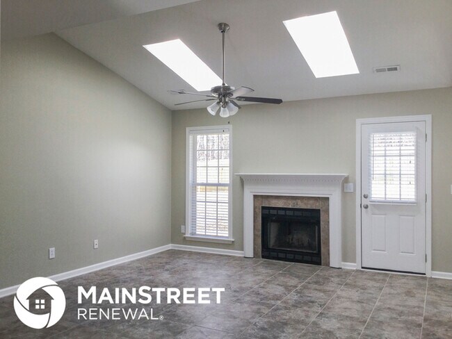 Building Photo - 1607 Hargrove Dr