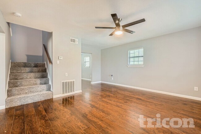 Building Photo - 306 Lakey Rd