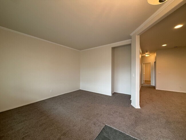 Foto del edificio - 3 bed, 2 bath Single Level Home