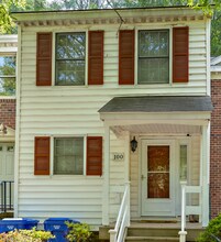 Building Photo - 100 Westover Ct