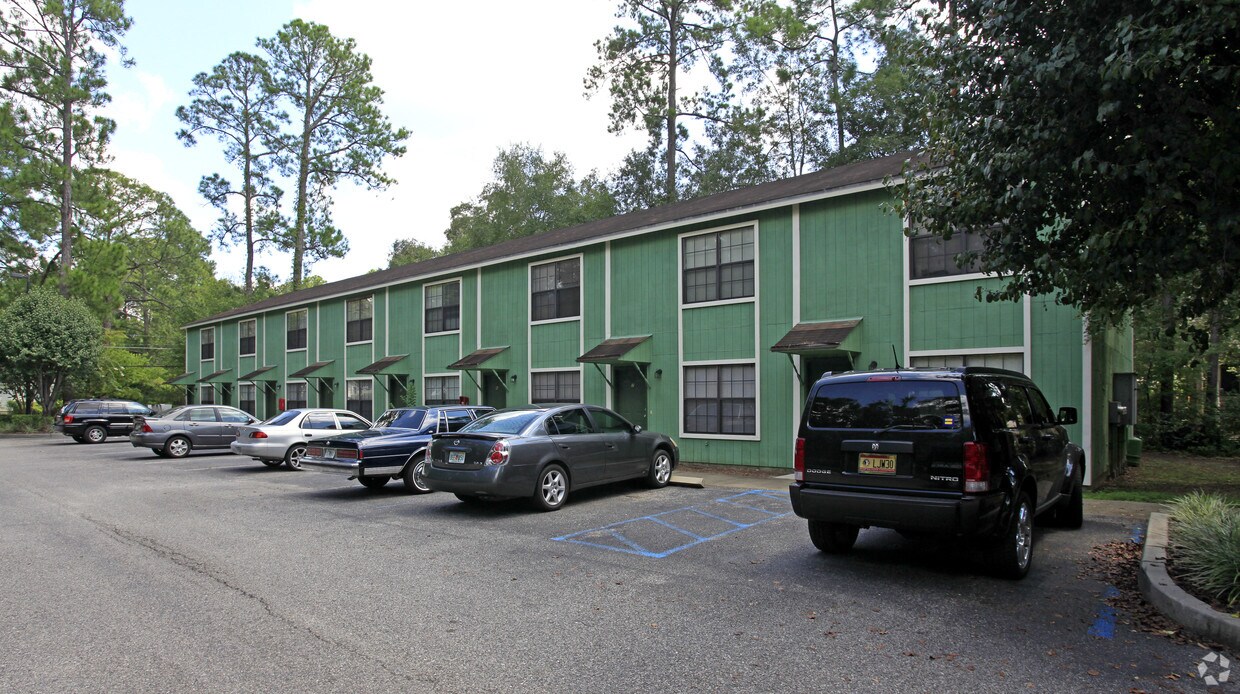 Dixie Condos Apartments in Tallahassee, FL