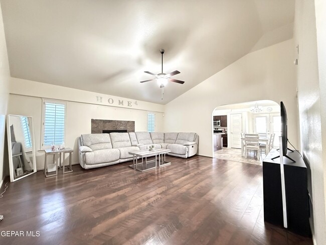 Building Photo - 4933 Copper Ranch Ave