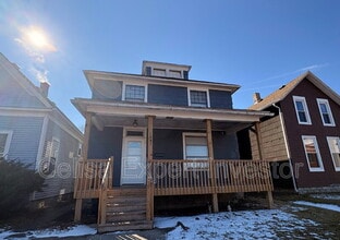 Building Photo - 1441 Wall St