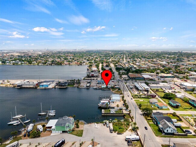Foto del edificio - 6104 Heards Ln
