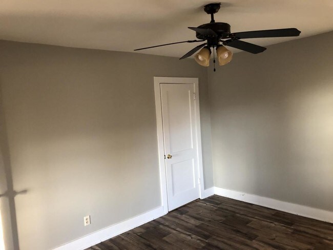 Foto del edificio - 406 Wind Ave NW