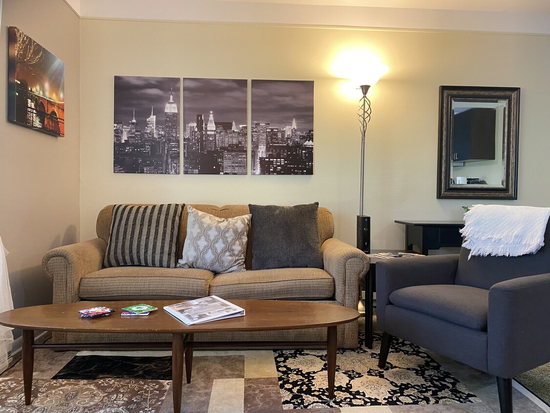 Living Room - 73481 Fulton St