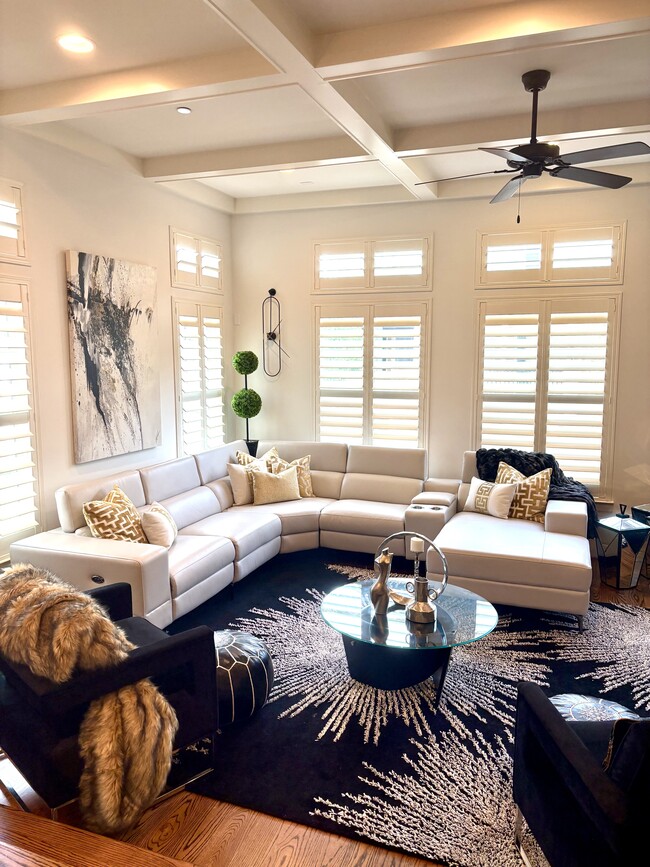 Shared living room area on second floor - 15927 Morgan St