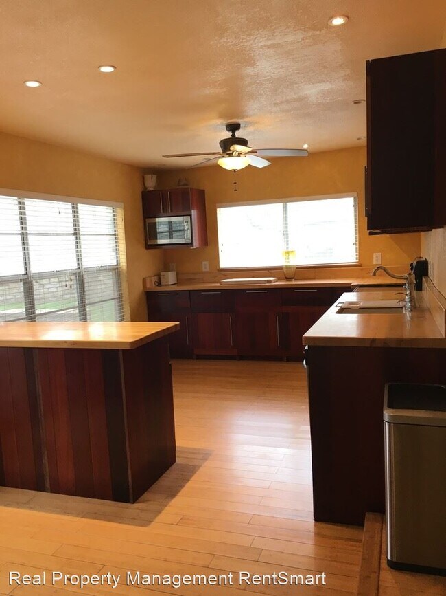 4 br, 2 bath House - 5901 Sierra Leon - 4