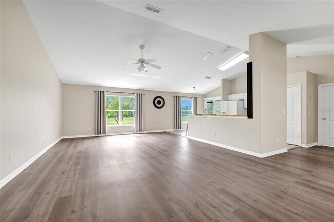 Foto del edificio - 514 Lake Sumner Dr