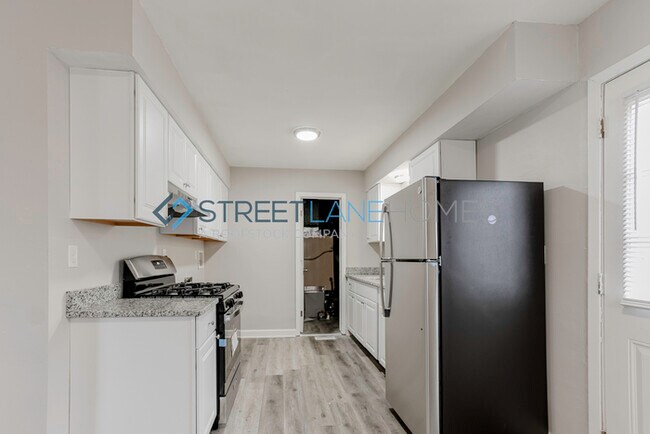 Building Photo - 2656 S Randolph St