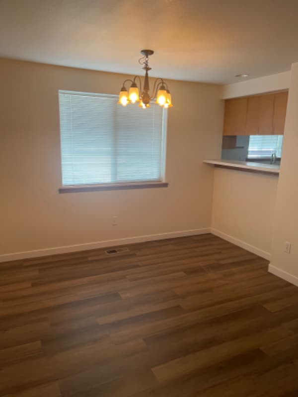 Building Photo - 1511 Hollyhock Dr