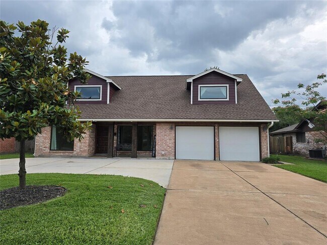 Building Photo - 9211 Kempwood Dr