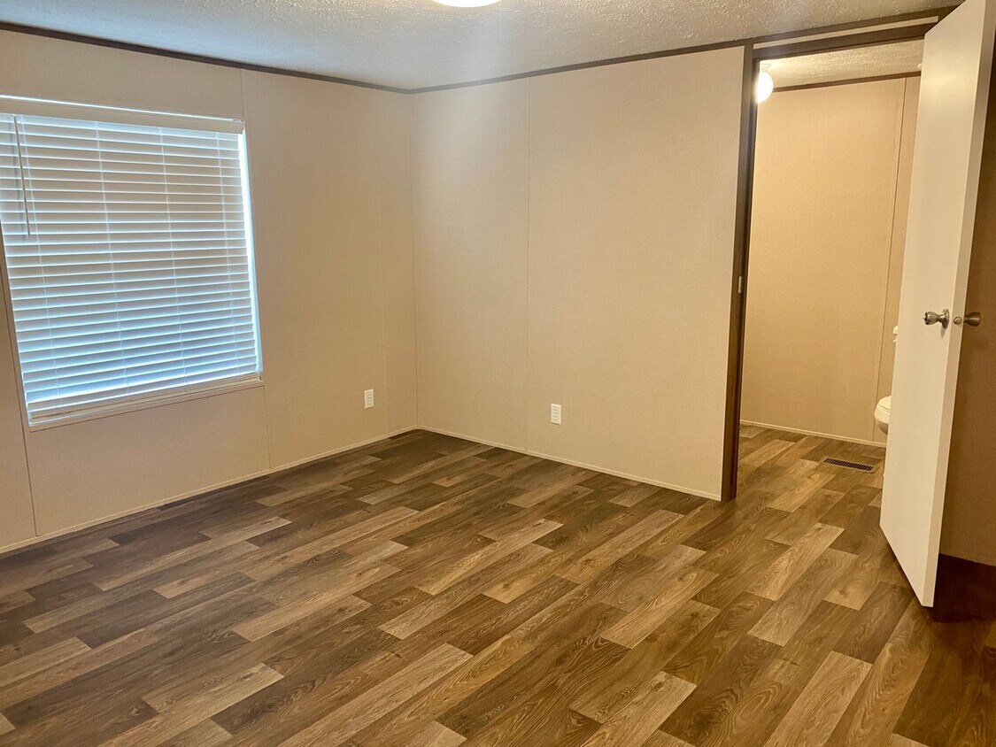Primary Photo - Move in ready! 3 Bedrooms/2Baths close to ...