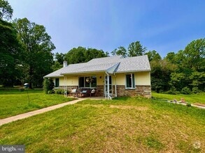 Building Photo - 847 Highspire Rd