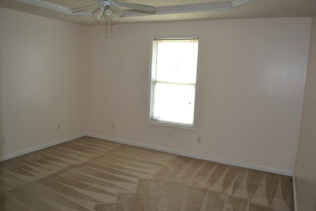 Foto del edificio - Beautiful 4 Bedroom Home in Hope Mills