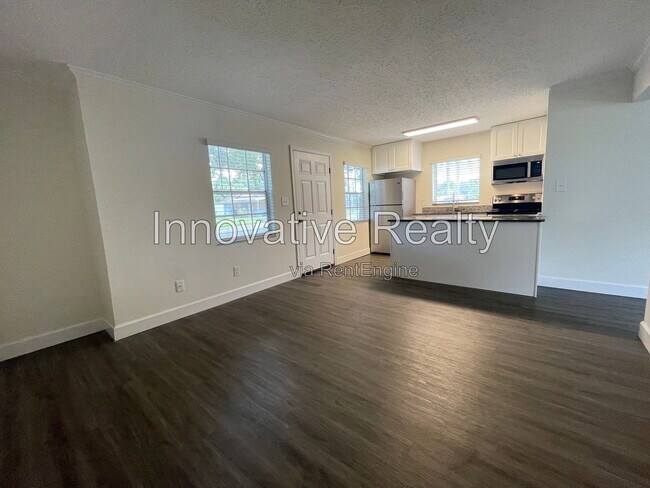 Building Photo - 5226 Davisson Ave