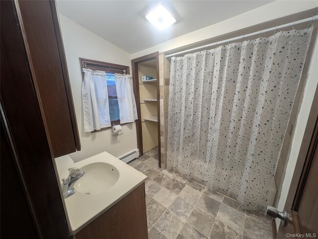 Building Photo - 217 King Rd