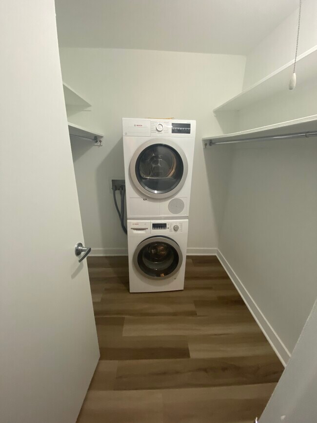 Foto del edificio - 1160 S Michigan Ave