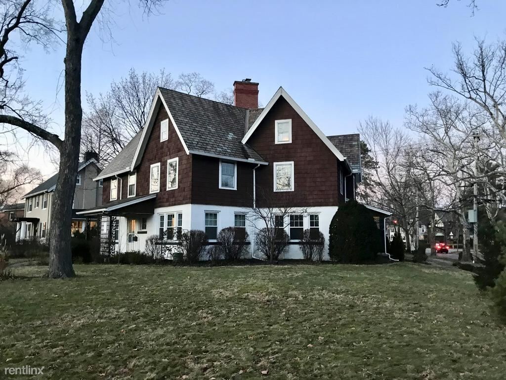Primary Photo - 5 br, 2.5 bath Apartment - 3021 Huntington Ct