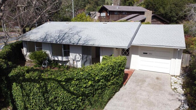 Foto del edificio - 251 Karen Way