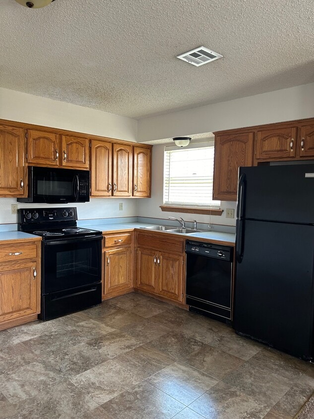 3217 N Range Line Rd Unit D, b City, MO 64870 Apartments in b