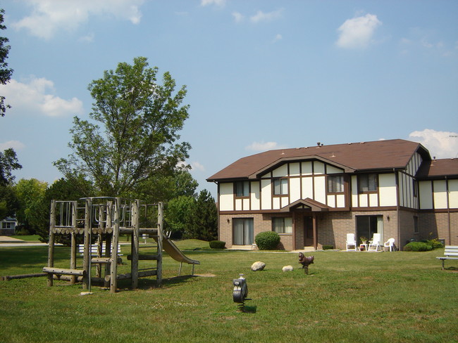 Building Photo - Pebble Place