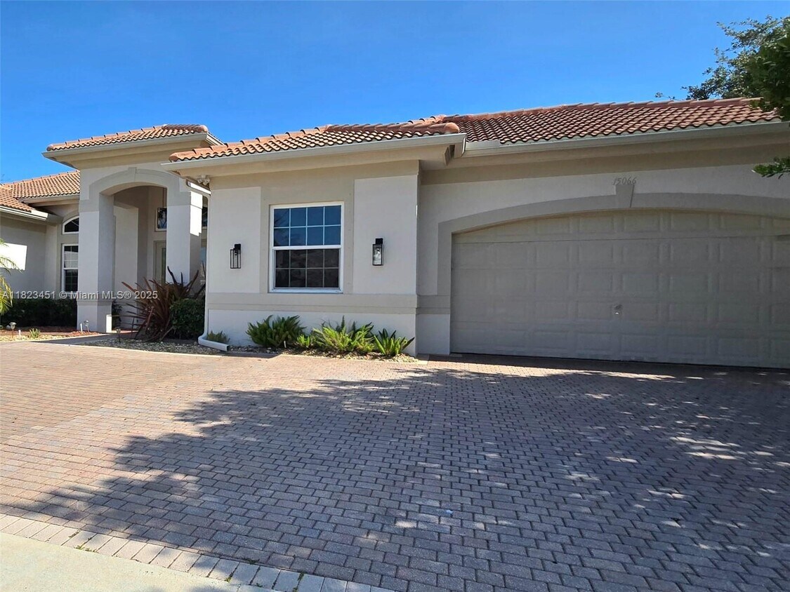 Foto principal - 15066 SW 39th St