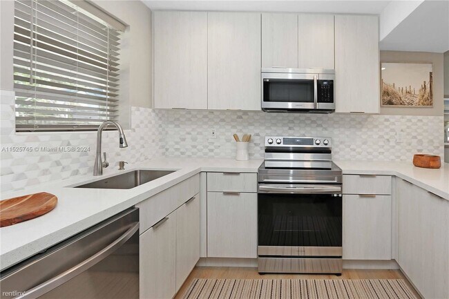 Foto del edificio - 3 br, 2 bath House - 5224 NE 16th Ave 5224...
