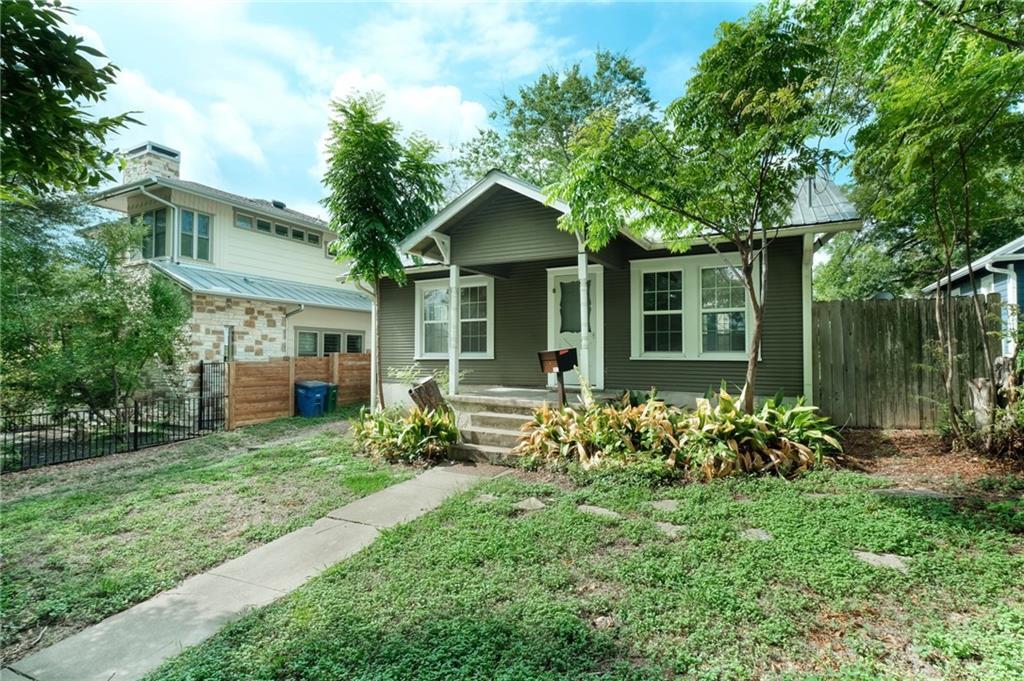 Primary Photo - 523 E Live Oak St