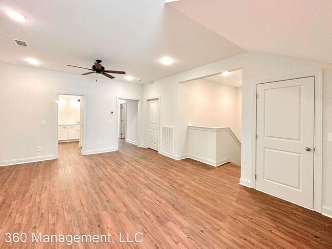 Building Photo - 3 br, 3 bath House - 288 E. Longleaf Drive