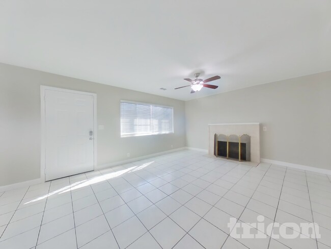 Foto del edificio - 684 Brown Ave