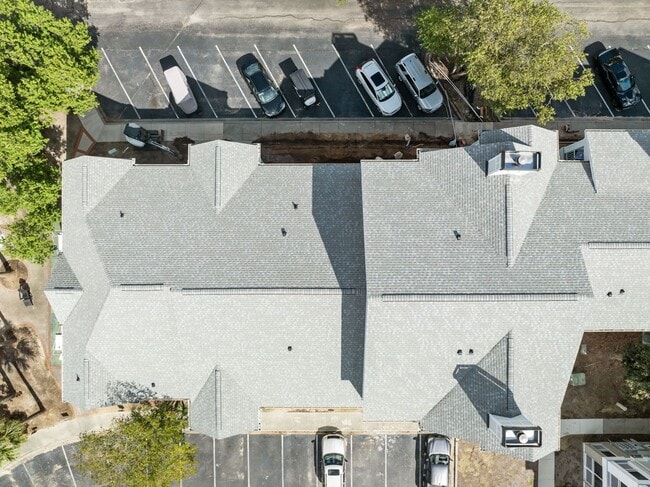 Building Photo - Adorable Rental in Convenient Location
