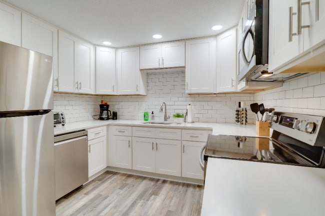 Building Photo - 2526 Wintergreen Ave NW