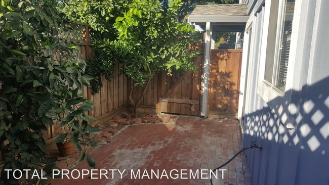 Building Photo - 4 br, 2.5 bath House - 3188 GROTH CT