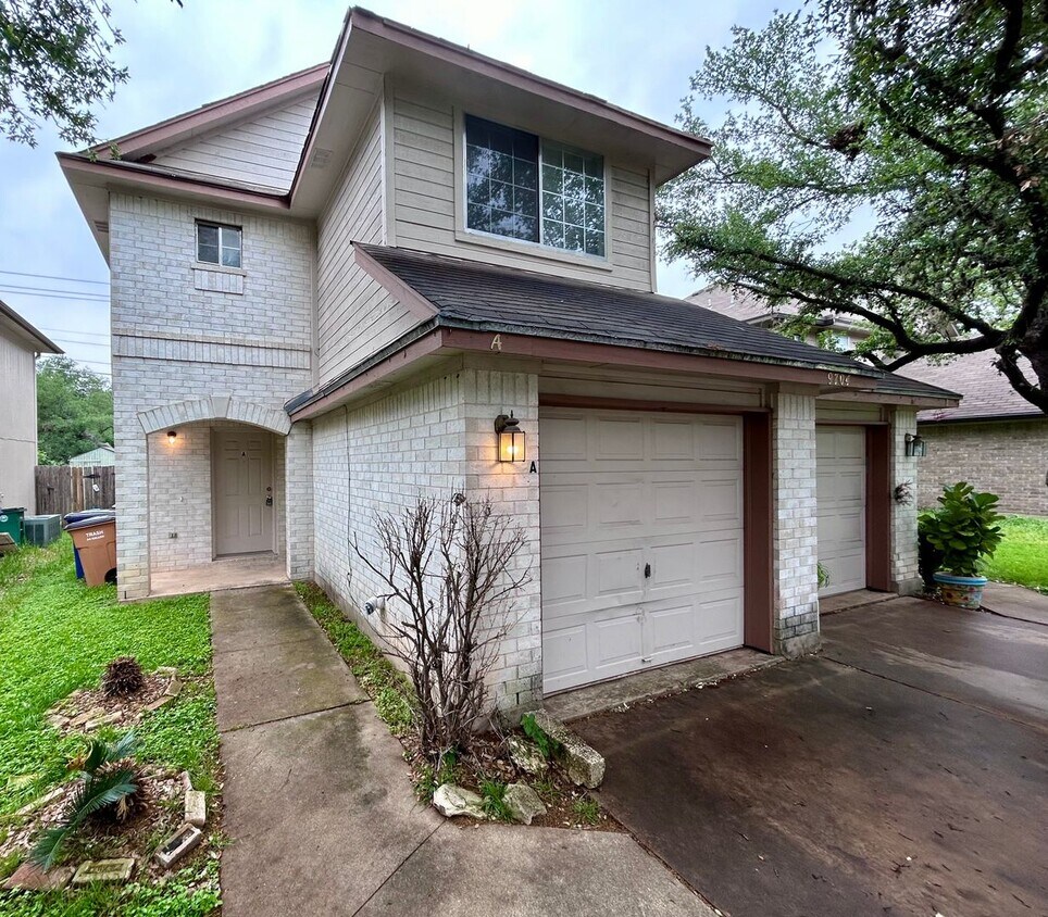 Primary Photo - 9704 SUGAR HILL DR