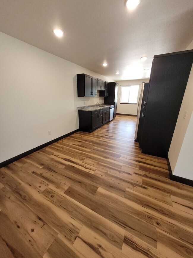 Building Photo - 5246 Christopher Dr