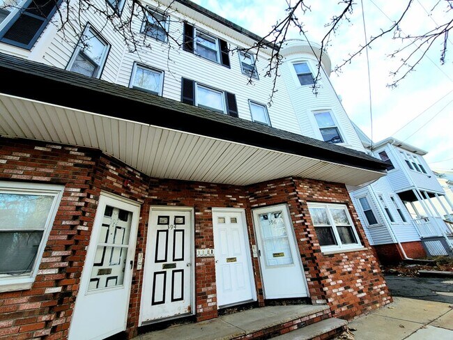 Building Photo - 396 Highland Ave