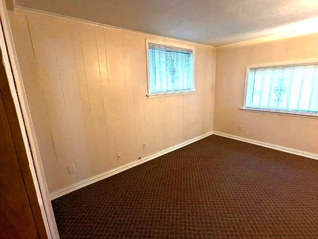 Building Photo - 3755 Elmer Ln