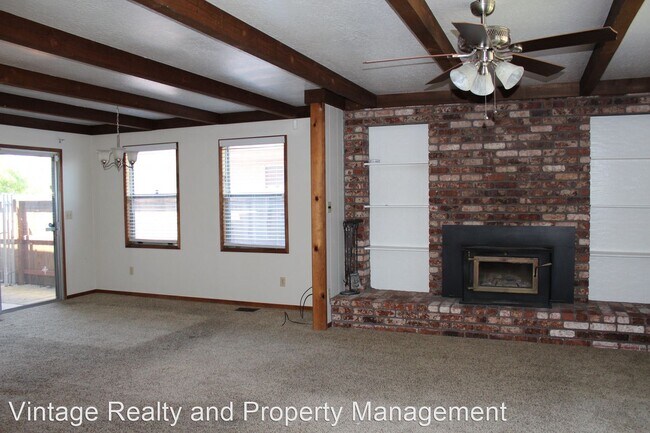 Building Photo - 3 br, 2 bath House - 402 W. Century Blvd