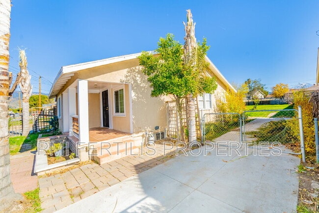 Photo - 7221 Olive St House