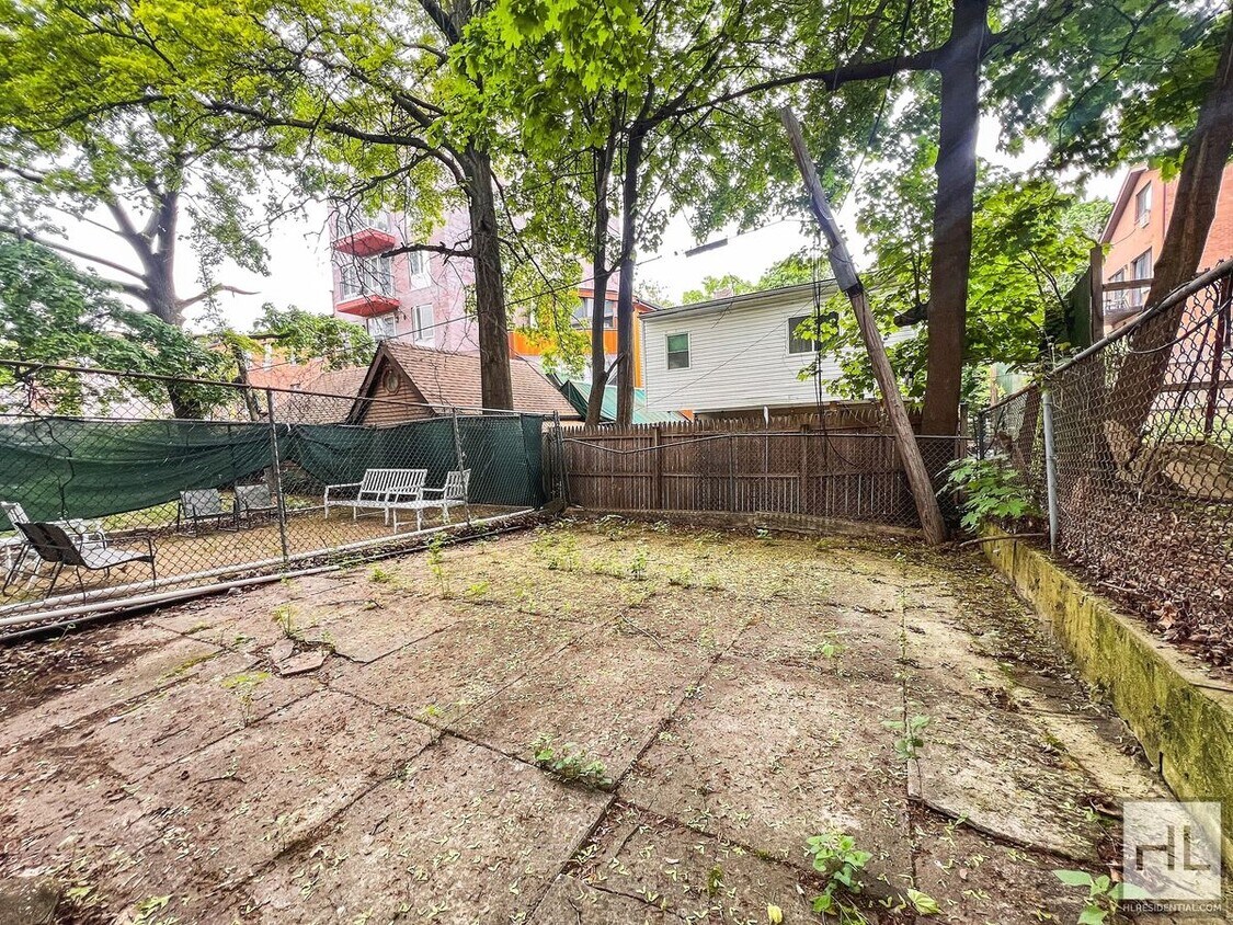 Foto principal - 113 STREET