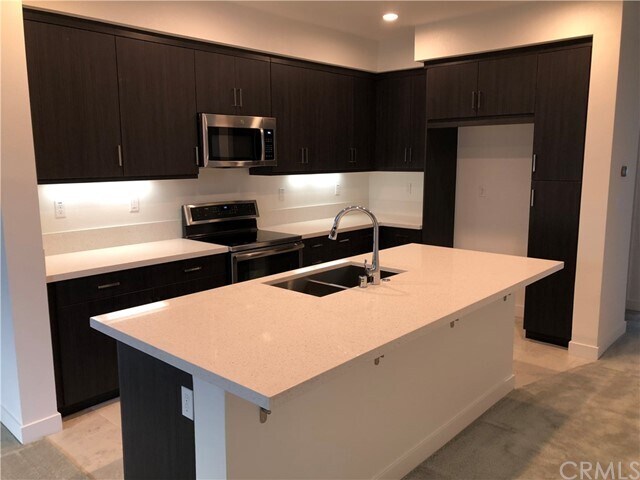 Foto del edificio - 2835 Blossom Ct