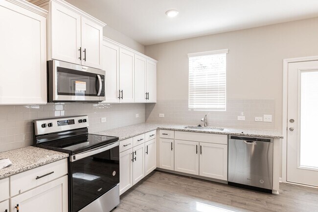 Building Photo - BEAUTIFUL 3BD/2.5BTH Townhome - MALLARD CR...