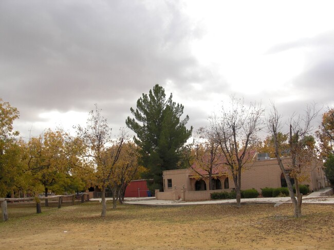 Building Photo - 1066 Villa Linda Way