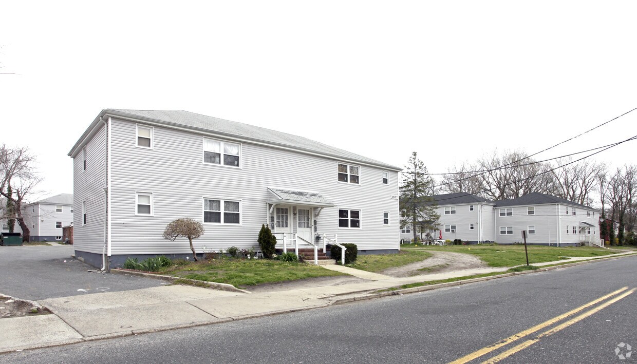 Primary Photo - 1819-1827 Bangs Ave