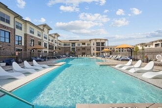 Salt-Water Pool - Luminest Prosper